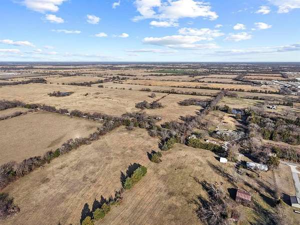 24 Acres of Recreational Land for Sale in Bonham, Texas