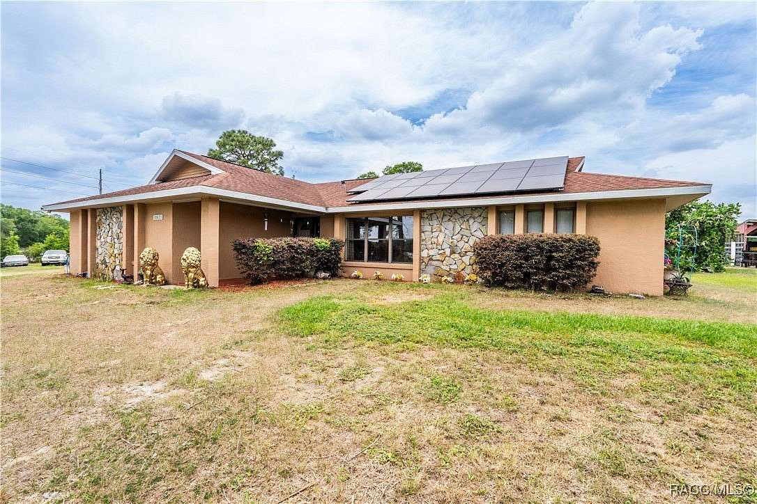 6.64 Acres of Residential Land with Home for Sale in Ocala, Florida