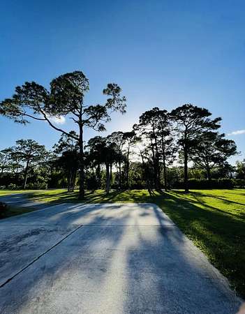 4.77 Acres of Land with Home for Sale in Palm Beach Gardens, Florida