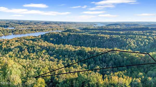 5 Acres of Land for Sale in Holladay, Tennessee