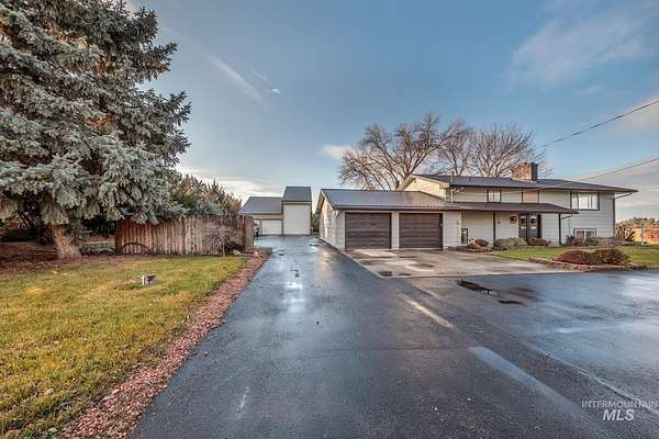 2 Acres of Residential Land with Home for Sale in Fruitland, Idaho