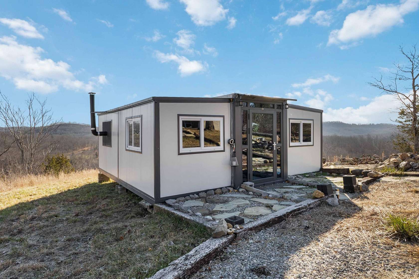 2.44 Acres of Residential Land with Home for Sale in Burnside, Kentucky