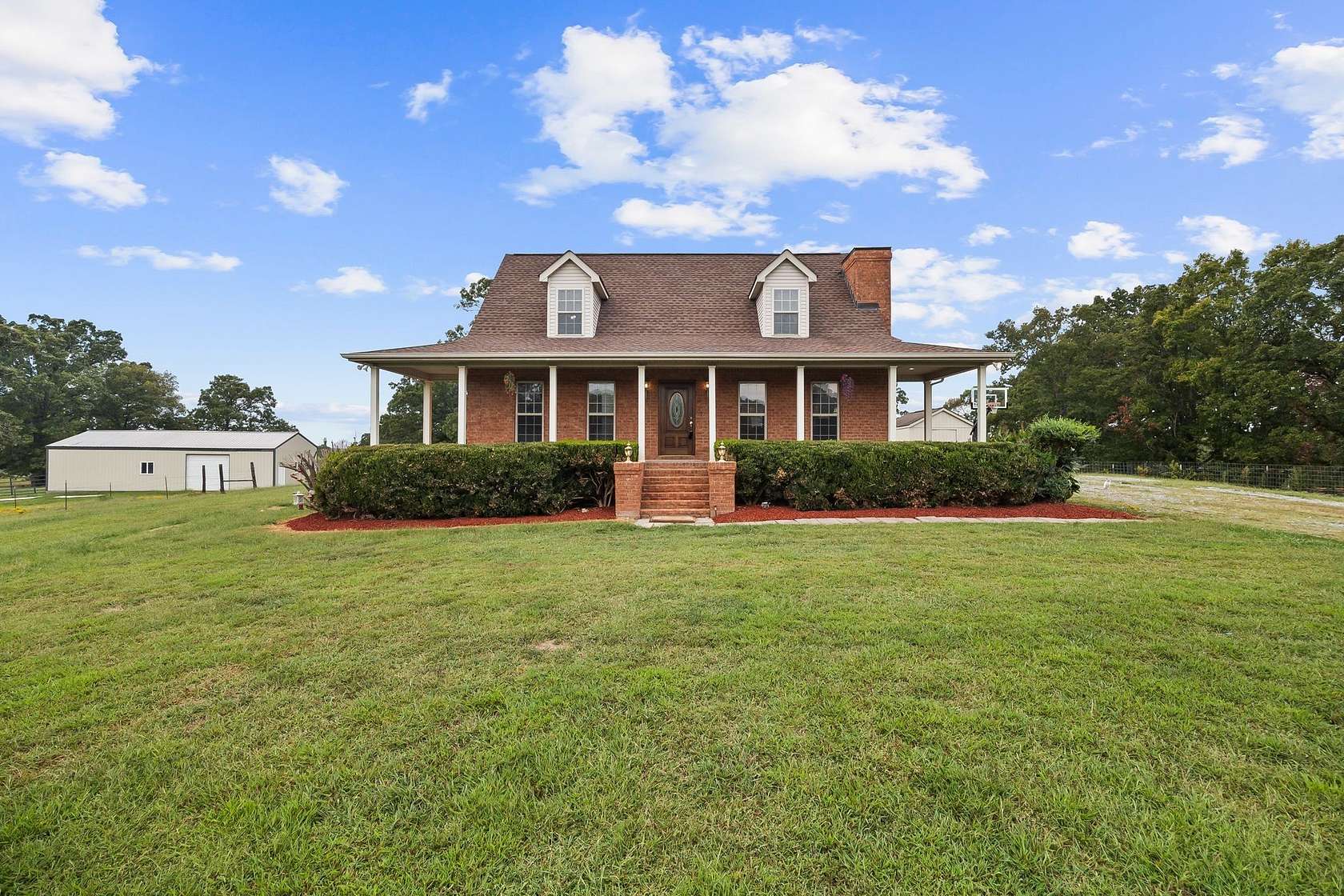 11 Acres of Land with Home for Sale in McEwen, Tennessee