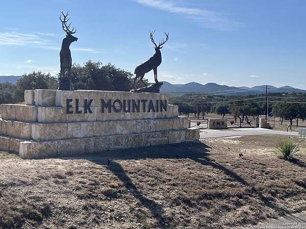 6 Acres of Residential Land for Sale in Pipe Creek, Texas