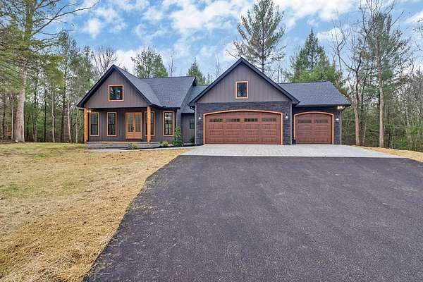 4.82 Acres of Land with Home for Sale in Jamestown, Tennessee