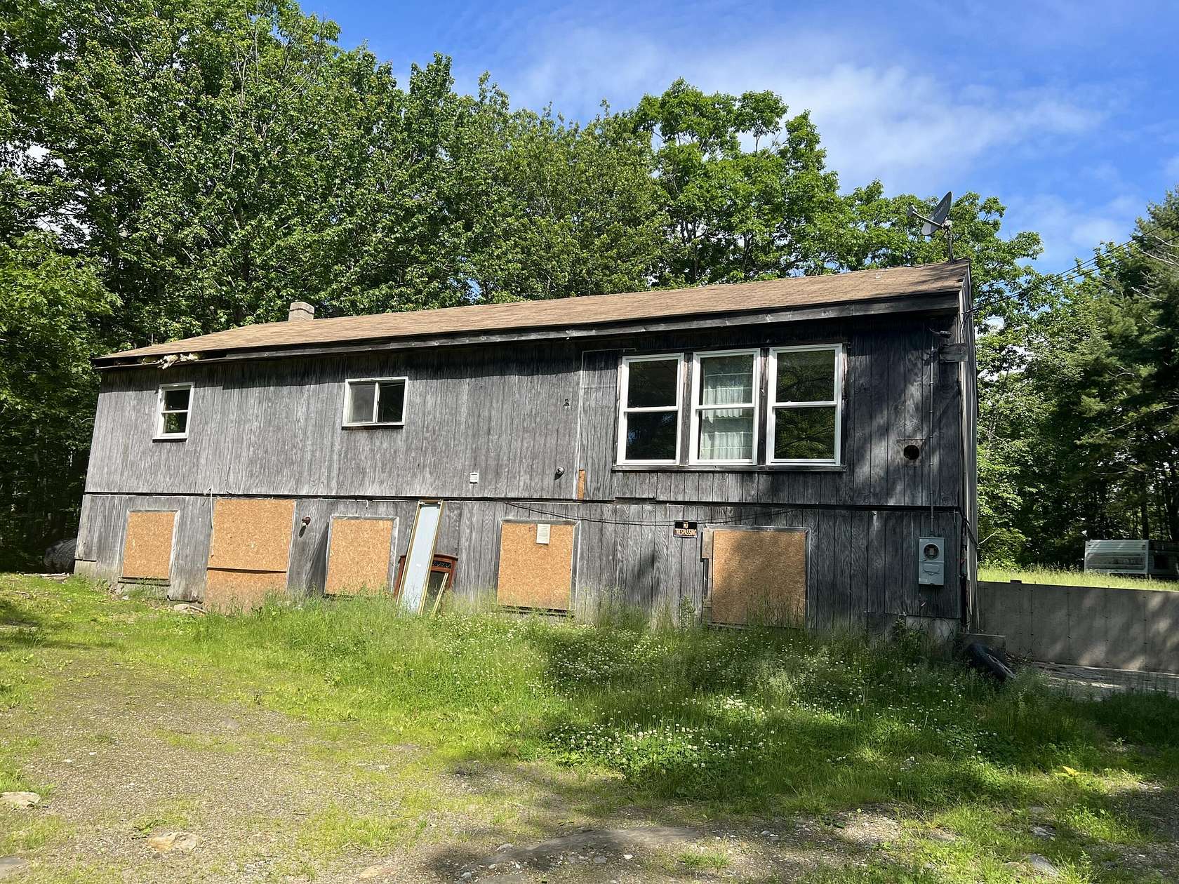 9.32 Acres of Residential Land with Home for Sale in Rockland, Maine