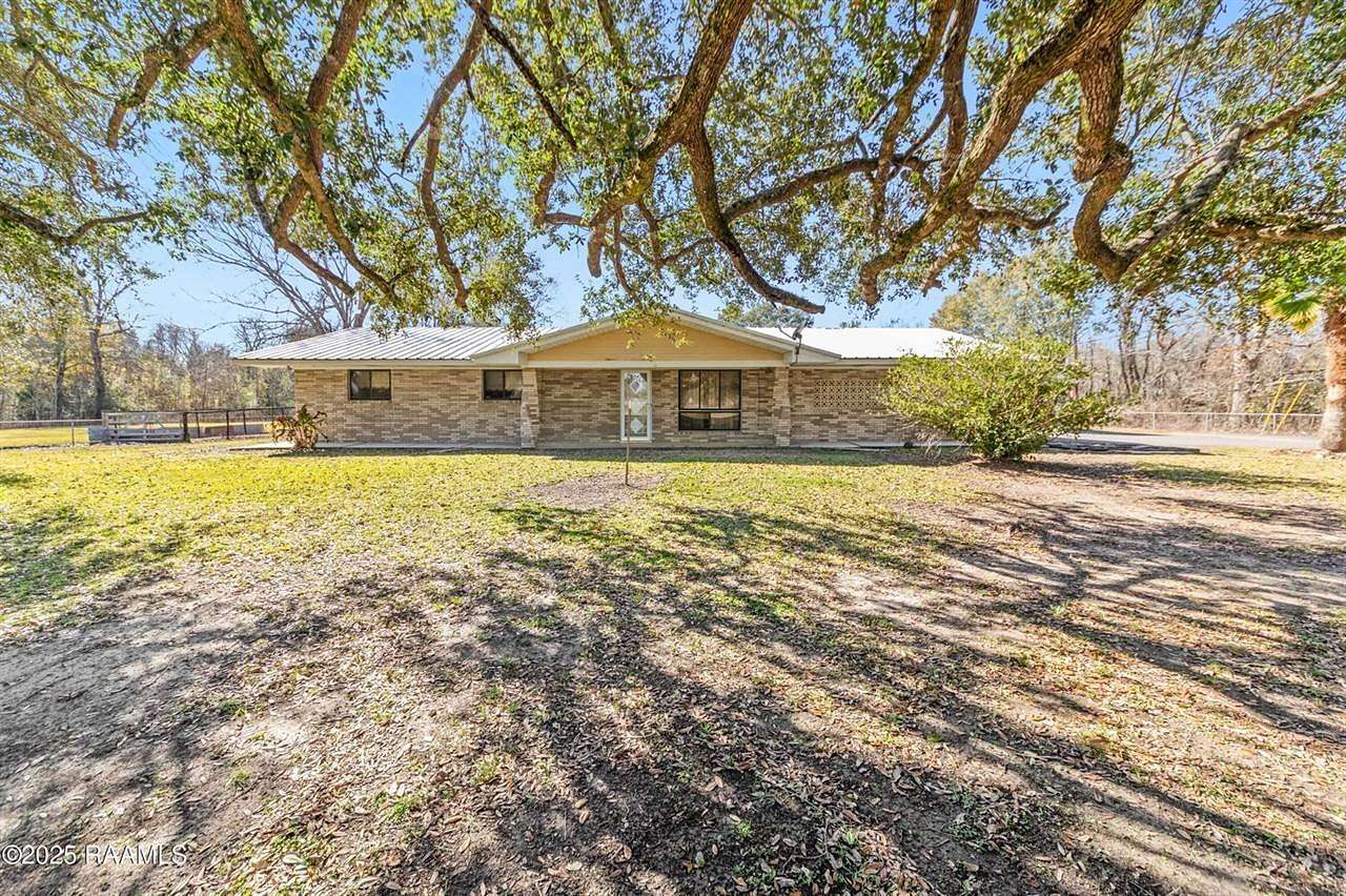 4.4 Acres of Residential Land with Home for Sale in Breaux Bridge, Louisiana