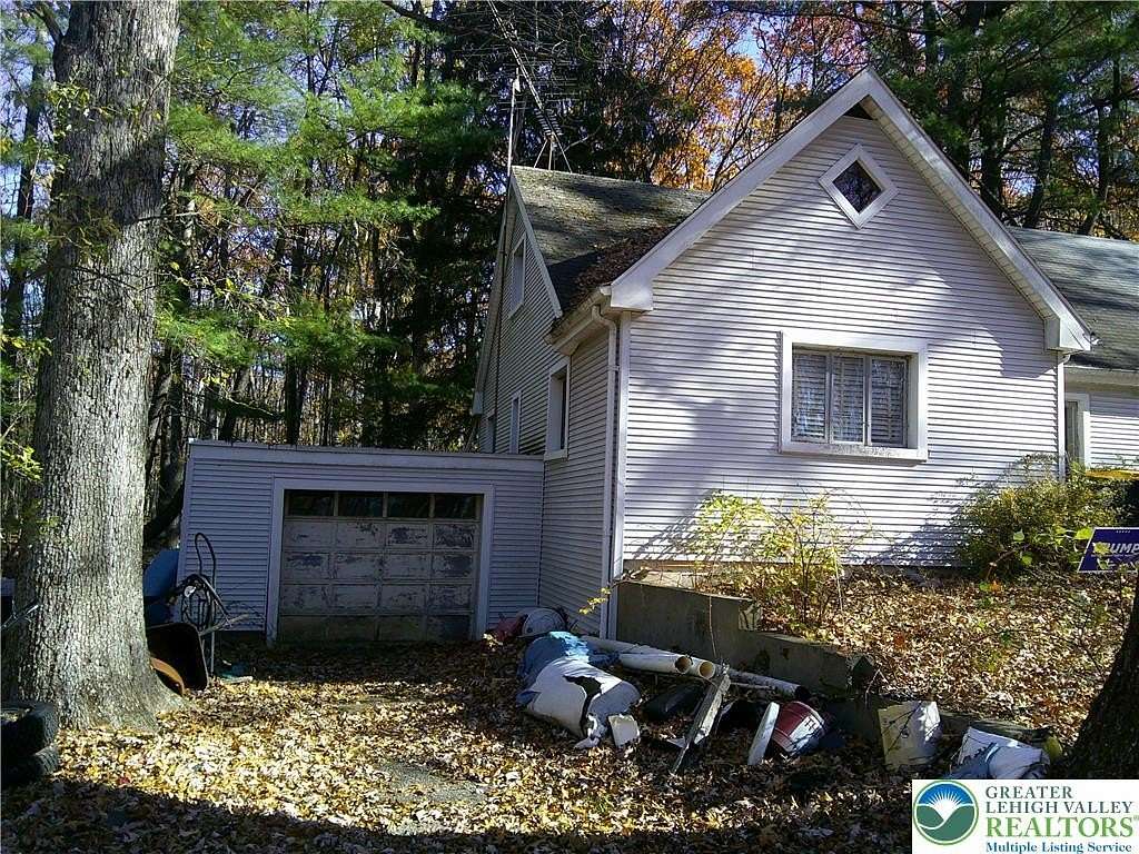 3.9 Acres of Residential Land with Home for Sale in Upper Mount Bethel Township, Pennsylvania