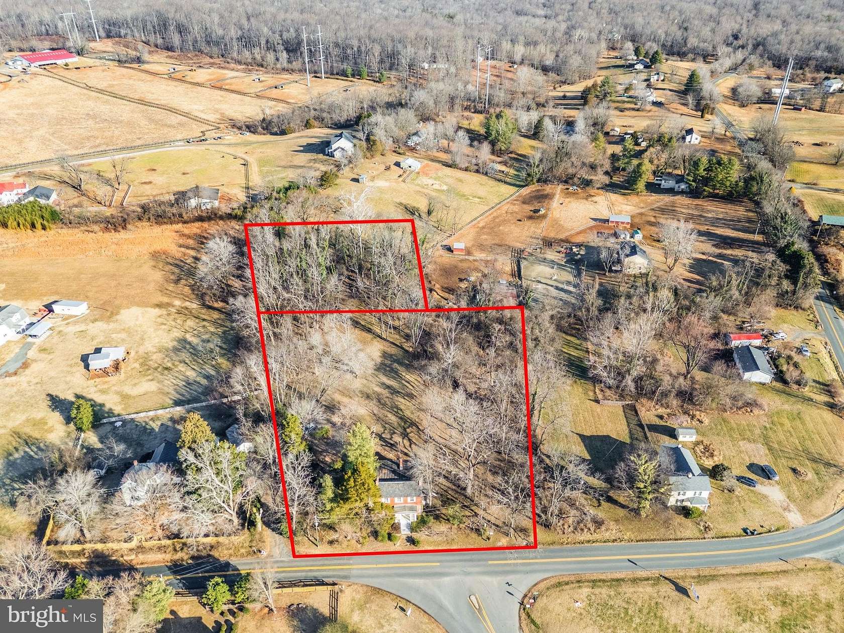 3 Acres of Improved Residential Land for Sale in Jeffersonton, Virginia