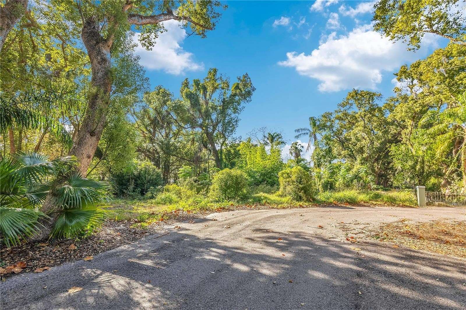0.95 Acres of Residential Land for Sale in Mount Dora, Florida