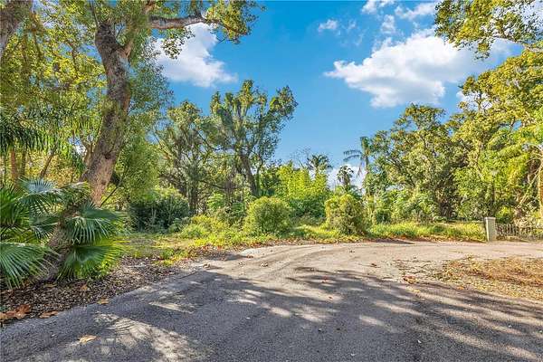 0.95 Acres of Residential Land for Sale in Mount Dora, Florida