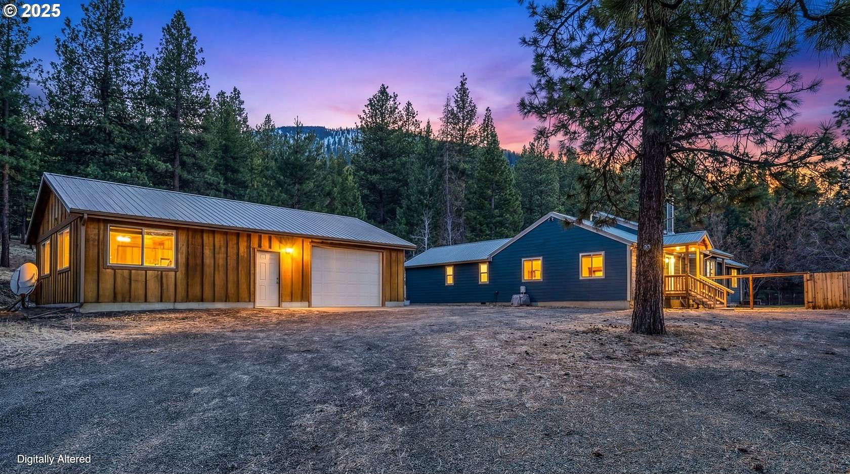 5 Acres of Residential Land with Home for Sale in Canyon City, Oregon