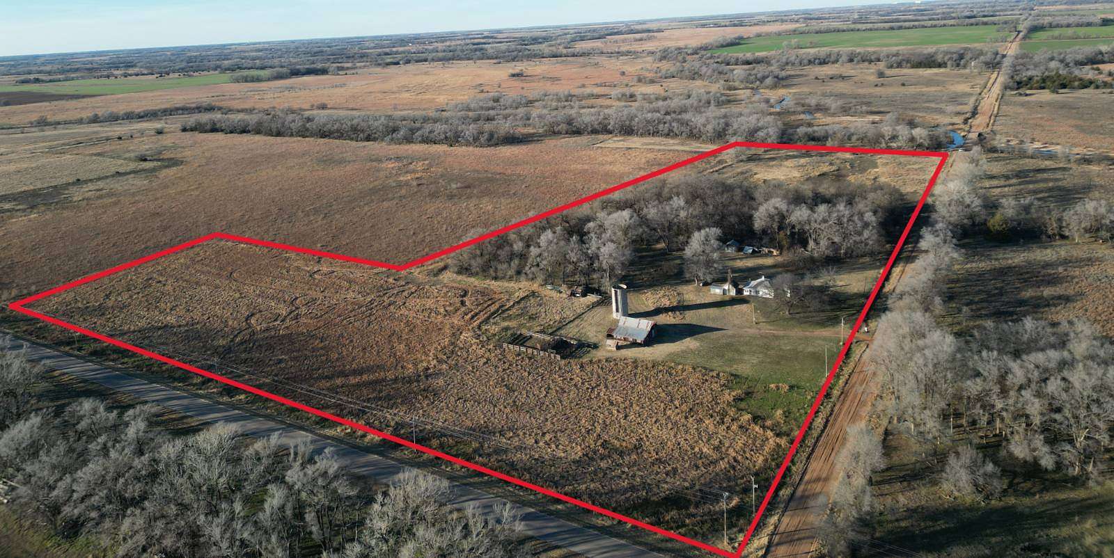 19.6 Acres of Land with Home for Auction in Arlington, Kansas