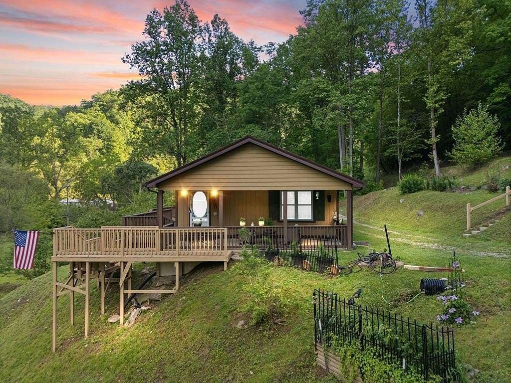 12 Acres of Land with Home for Sale in Viper, Kentucky