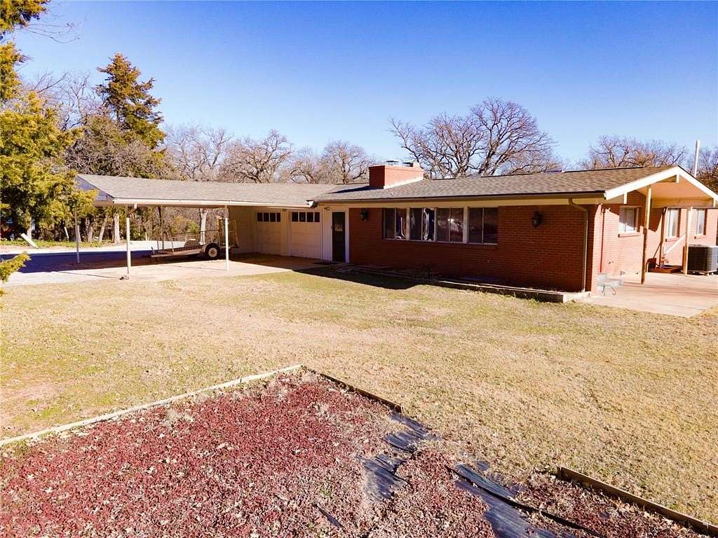 5.25 Acres of Residential Land with Home for Sale in Oklahoma City, Oklahoma