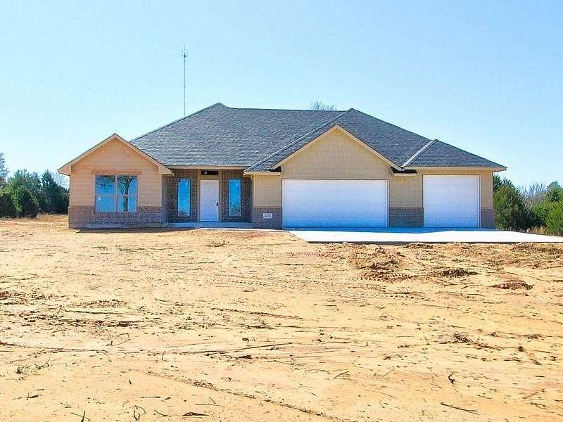 1.79 Acres of Land with Home for Sale in Chandler, Oklahoma