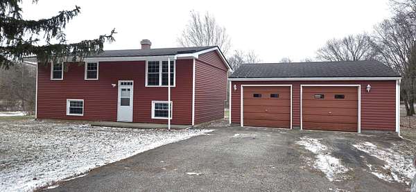 3.5 Acres of Residential Land with Home for Lease in Wabash, Indiana