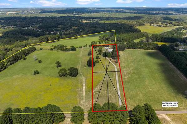 40.4 Acres of Agricultural Land for Sale in Henderson, Texas