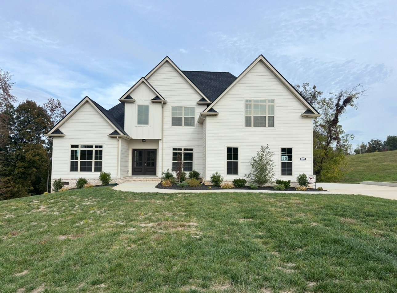 1.52 Acres of Residential Land with Home for Sale in Woodlawn, Tennessee