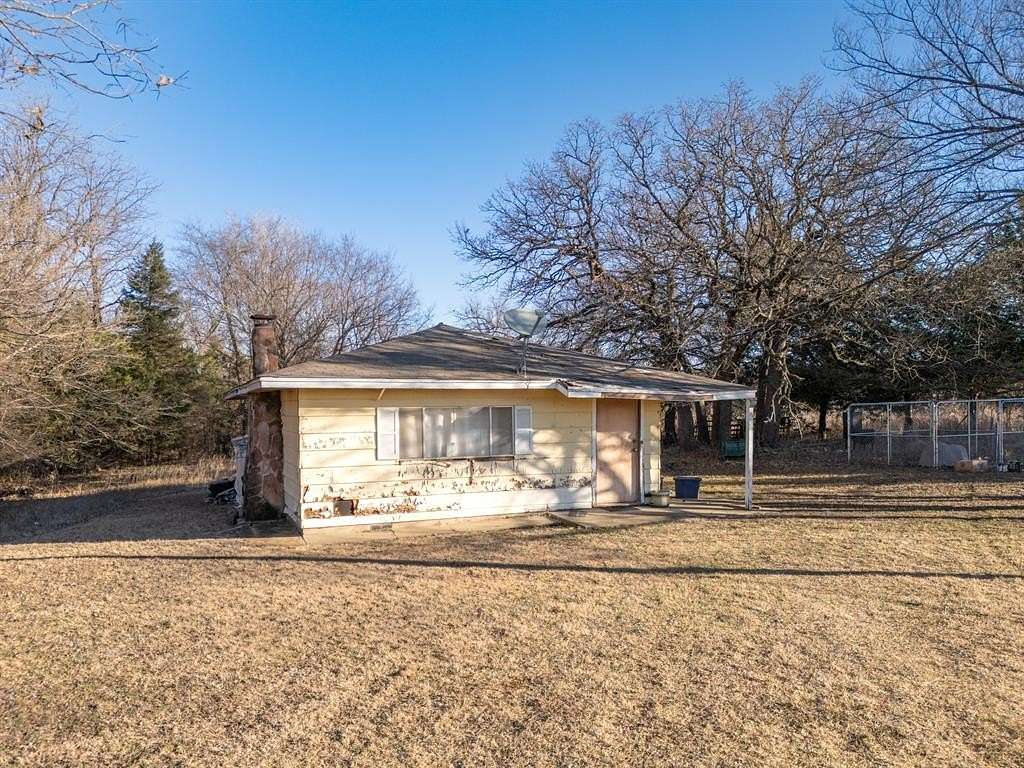 40 Acres of Land with Home for Sale in Sparks, Oklahoma