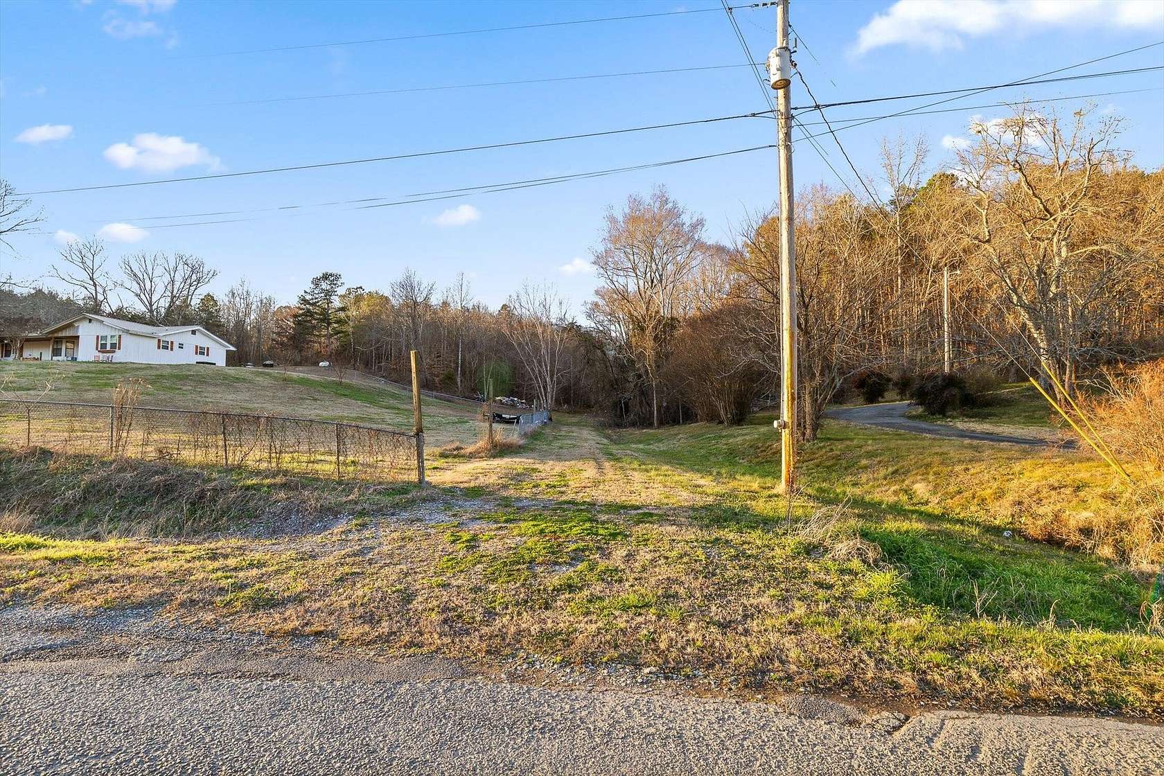 12 Acres of Land for Sale in South Pittsburg, Tennessee