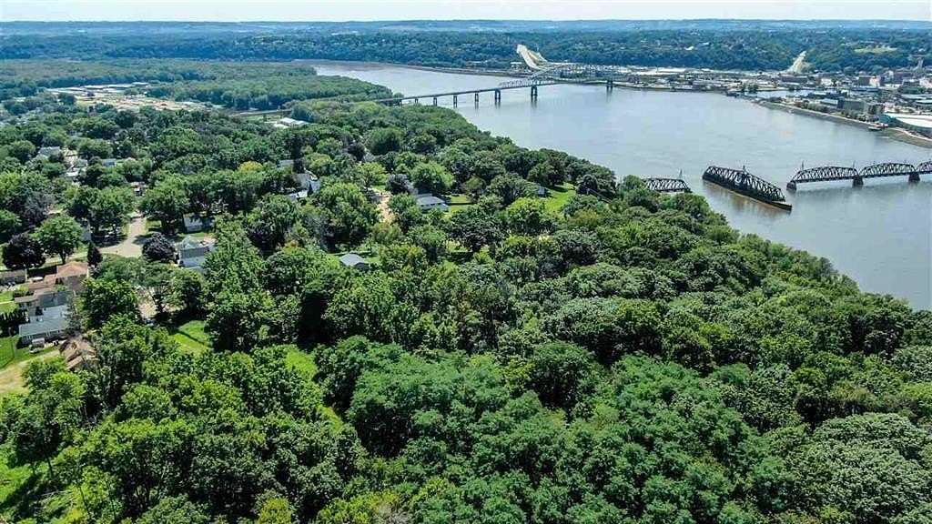 5.44 Acres of Residential Land for Sale in East Dubuque, Iowa