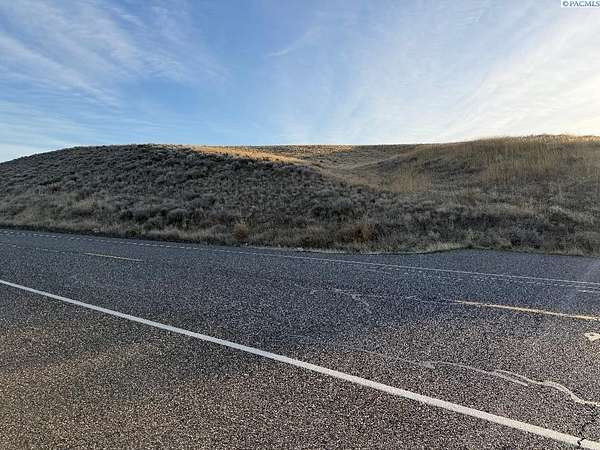 597 Acres of Agricultural Land for Sale in Kennewick, Washington