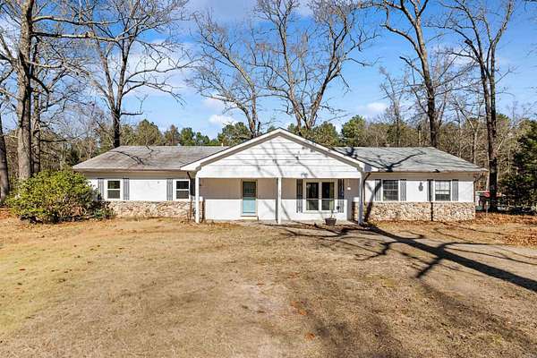 1.75 Acres of Residential Land with Home for Sale in Mabelvale, Arkansas