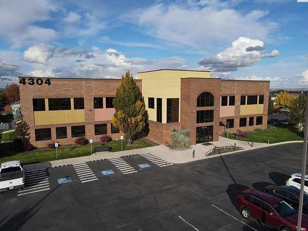 1.72 Acres of Commercial Land for Sale in Kennewick, Washington