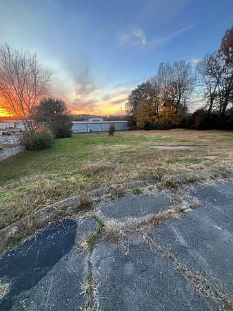1 Acre of Commercial Land for Sale in Columbia, Tennessee