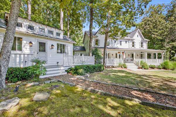 11.7 Acres of Land with Home for Sale in Franklin, Tennessee