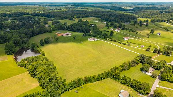 27.1 Acres of Agricultural Land with Home for Sale in Bethpage, Tennessee
