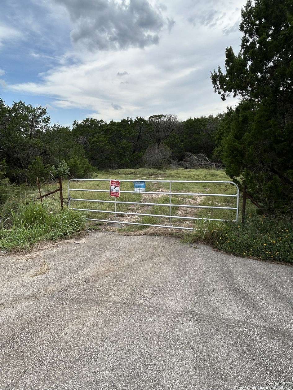 192 Acres of Recreational Land & Farm for Sale in New Braunfels, Texas