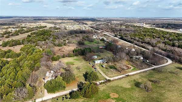 2 Acres of Residential Land with Home for Sale in Corsicana, Texas