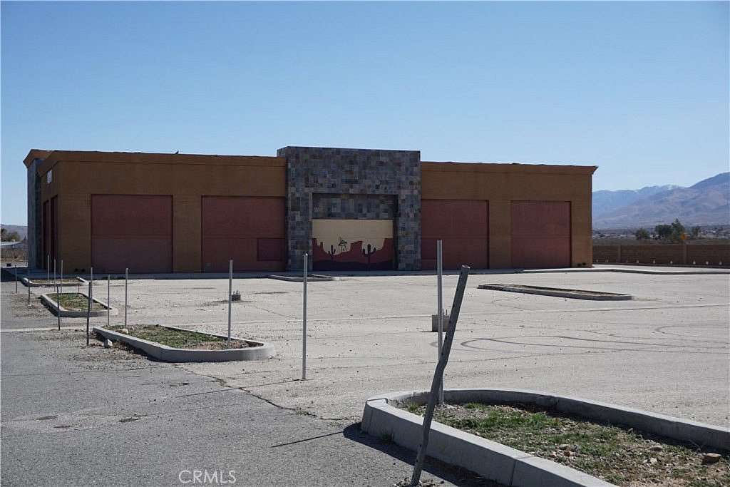 11 Acres of Improved Commercial Land for Sale in Apple Valley, California