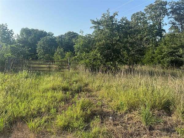 12 Acres of Recreational Land with Home for Sale in Teague, Texas