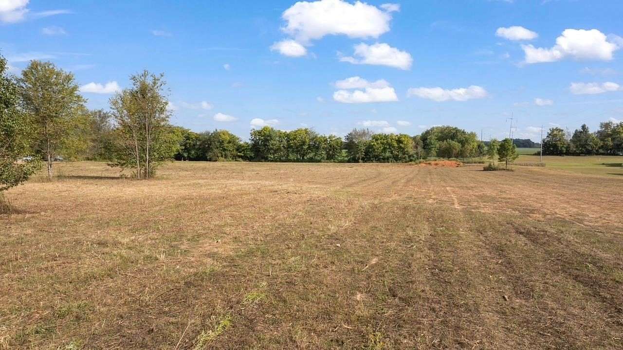 7.9 Acres of Land for Sale in Franklin, Kentucky