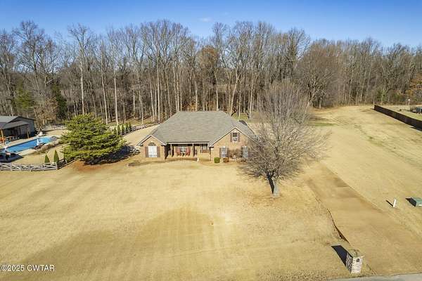 2 Acres of Residential Land with Home for Sale in Medina, Tennessee