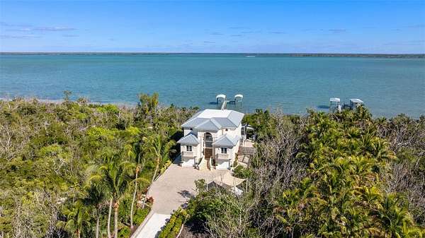 3.57 Acres of Residential Land with Home for Sale in Boca Grande, Florida
