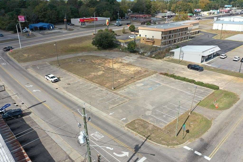 0.97 Acres of Commercial Land for Sale in Laurel, Mississippi