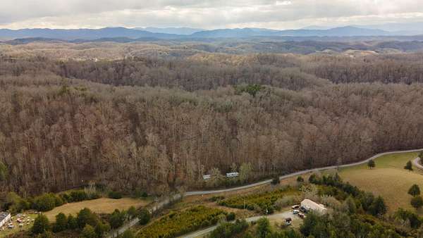 5.39 Acres of Residential Land for Sale in Bybee, Tennessee