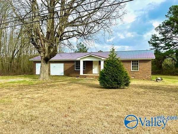3 Acres of Residential Land with Home for Sale in Fort Payne, Alabama