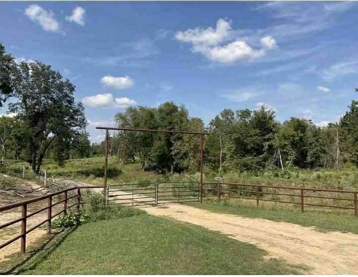 40 Acres of Land with Home for Sale in Fort Towson, Oklahoma