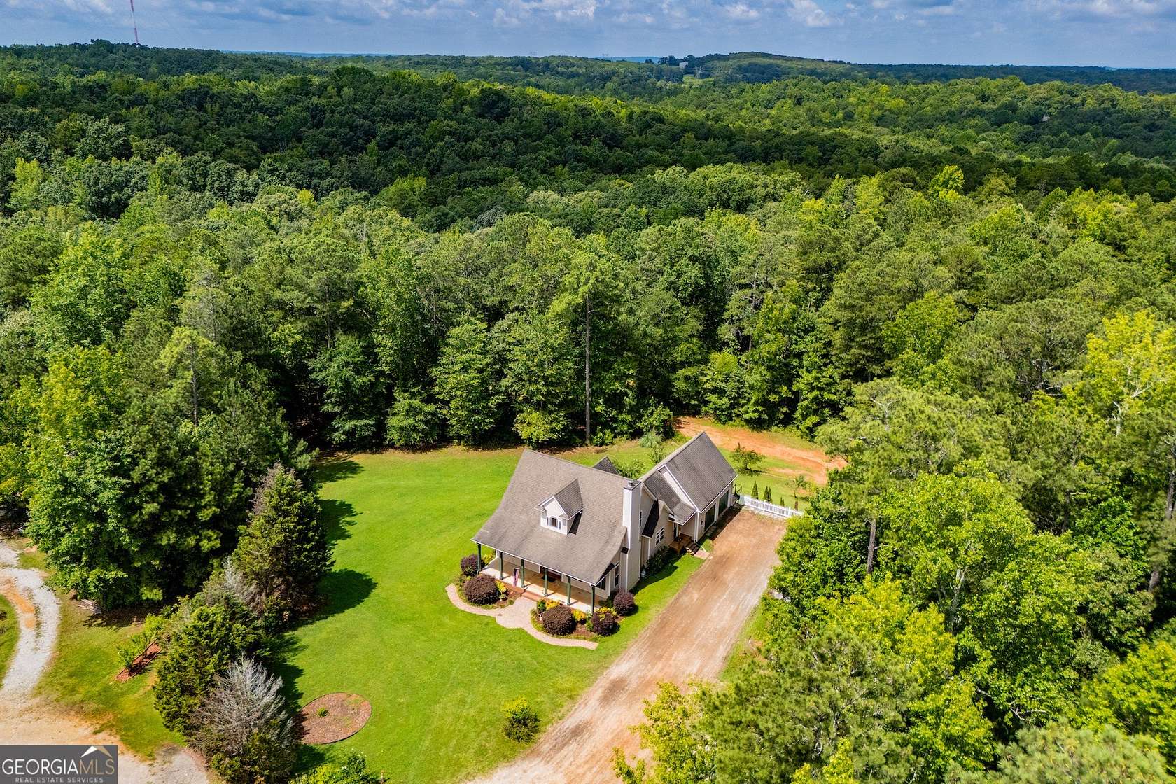 5 Acres of Residential Land with Home for Sale in Winston, Georgia