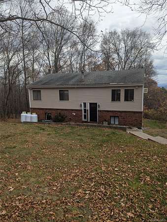 3.1 Acres of Residential Land with Home for Lease in Bloomingburg, New York