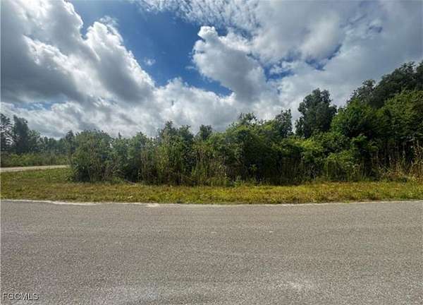 0.25 Acres of Residential Land for Sale in Lehigh Acres, Florida