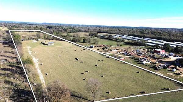 25.1 Acres of Agricultural Land for Sale in Pittsburg, Texas