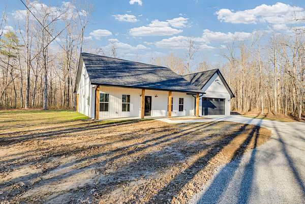 8.82 Acres of Residential Land with Home for Sale in Monterey, Tennessee