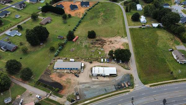 4.24 Acres of Improved Commercial Land for Sale in Inman, South Carolina