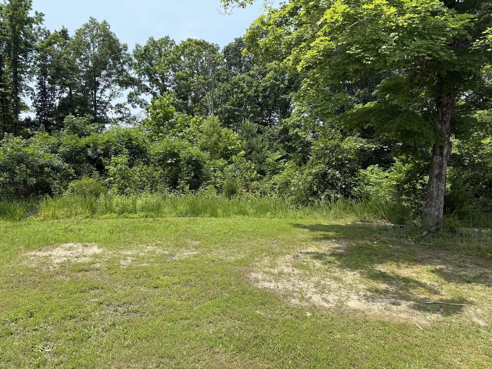 7 Acres of Land for Sale in Charlotte, Tennessee